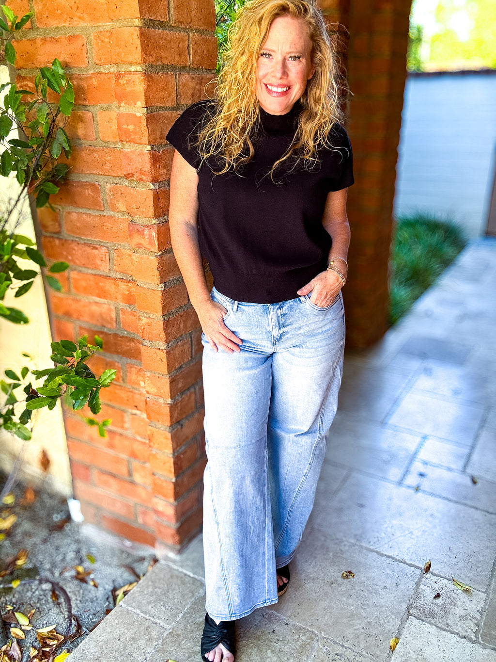 Lely Mid Rise Fit Barrel Jeans by Risen