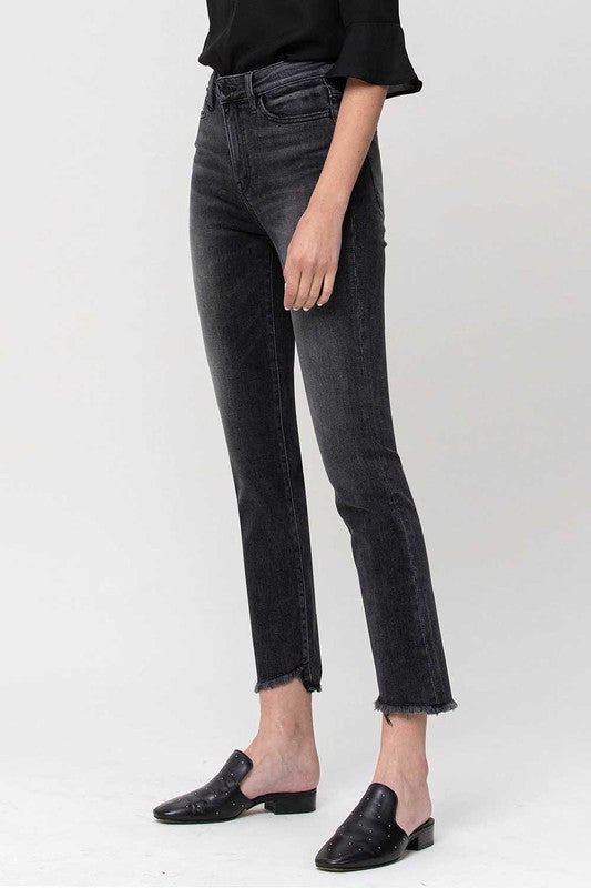 HIGH RISE STRAIGHT CROP W UNEVEN HEM DETAILS