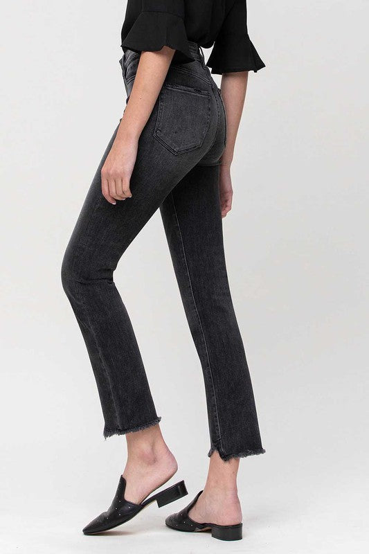 HIGH RISE STRAIGHT CROP W UNEVEN HEM DETAILS