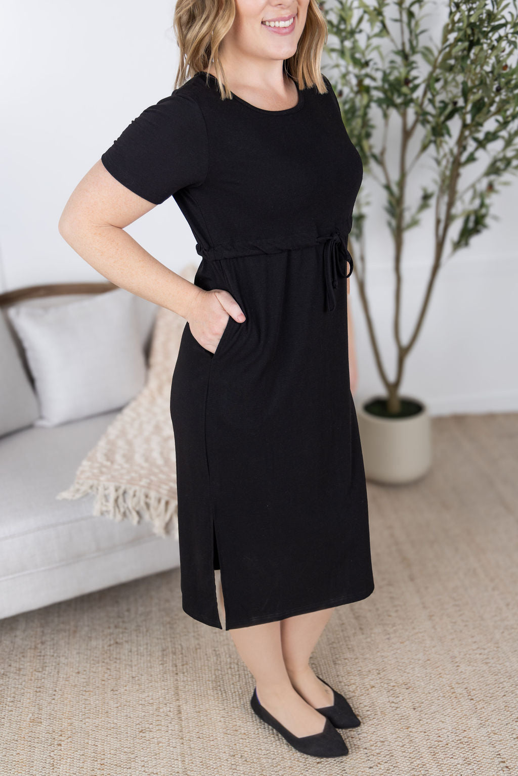 IN STOCK Gracelynn Midi Dress - Black