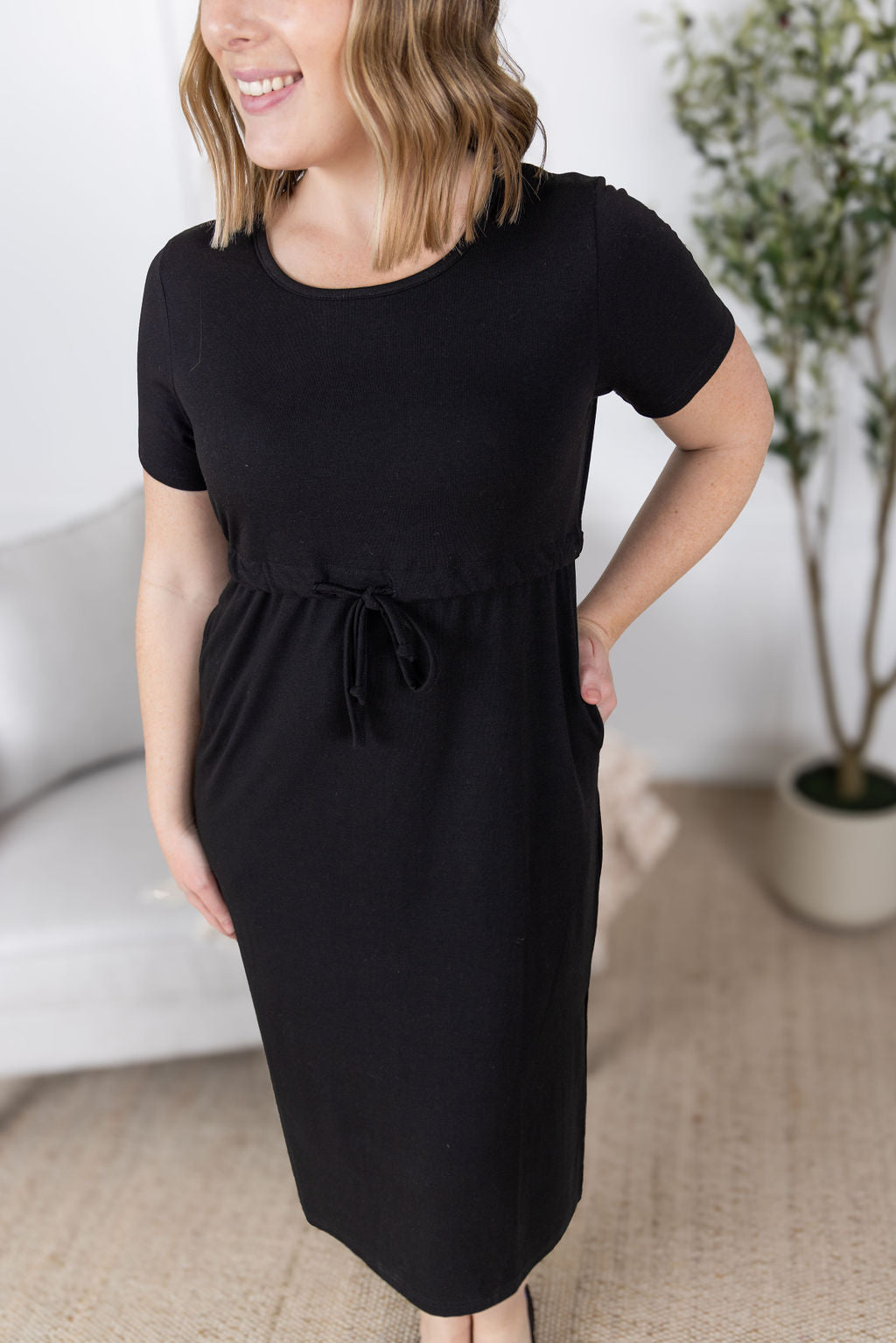 IN STOCK Gracelynn Midi Dress - Black