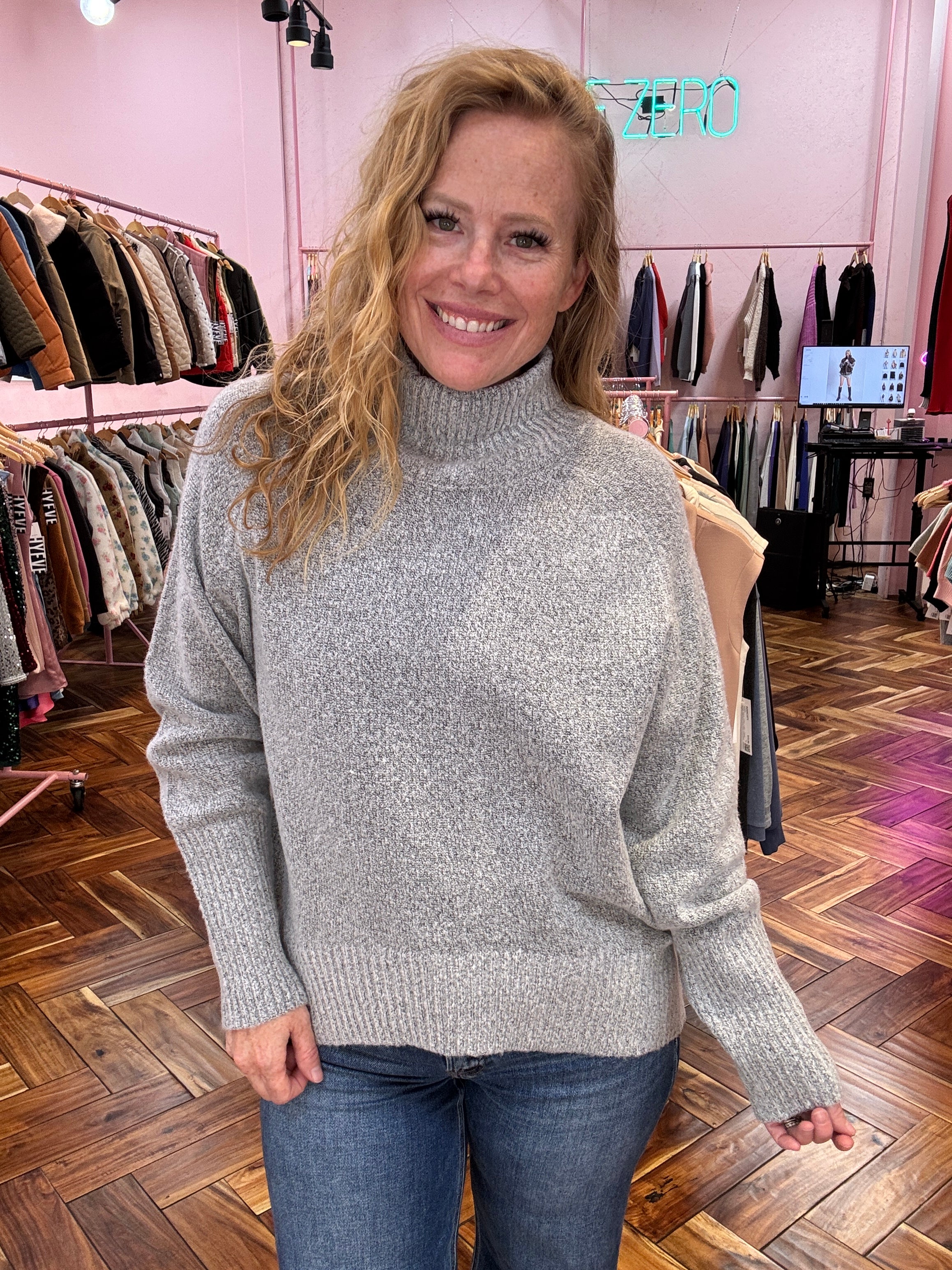 Mock neck Sweater by HyFve