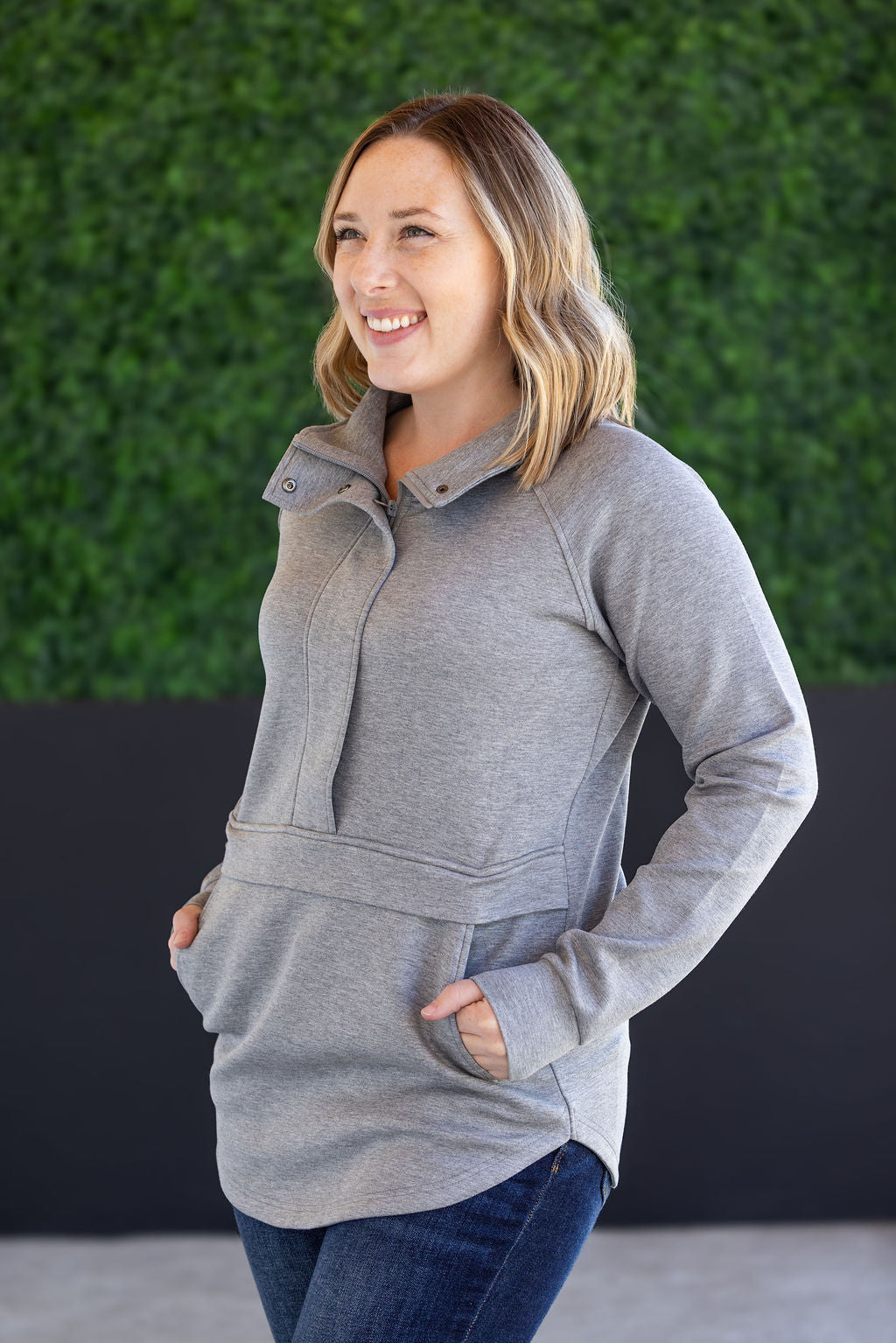 IN STOCK Mia Scuba Halfzip - Grey