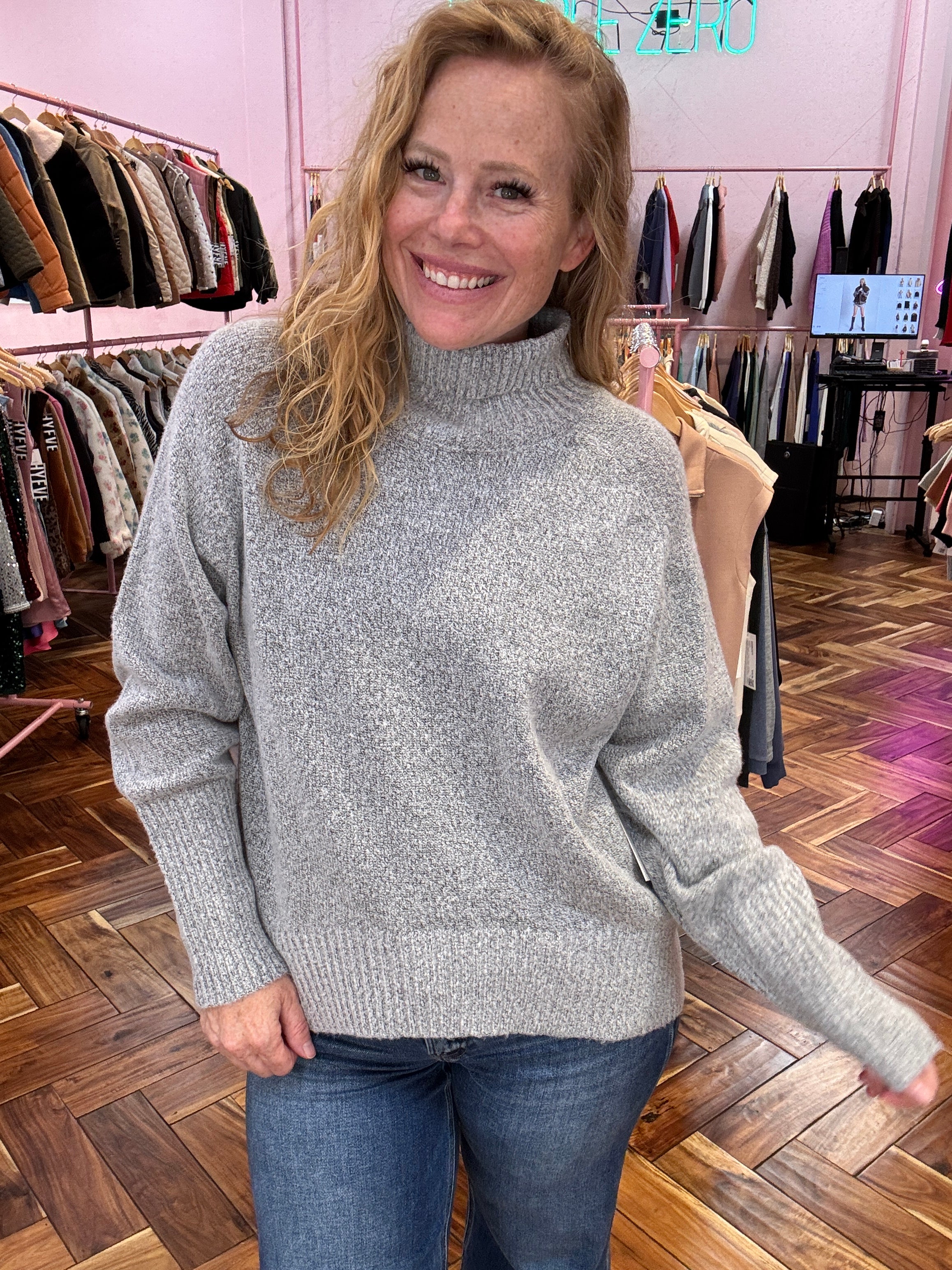 Mock neck Sweater by HyFve