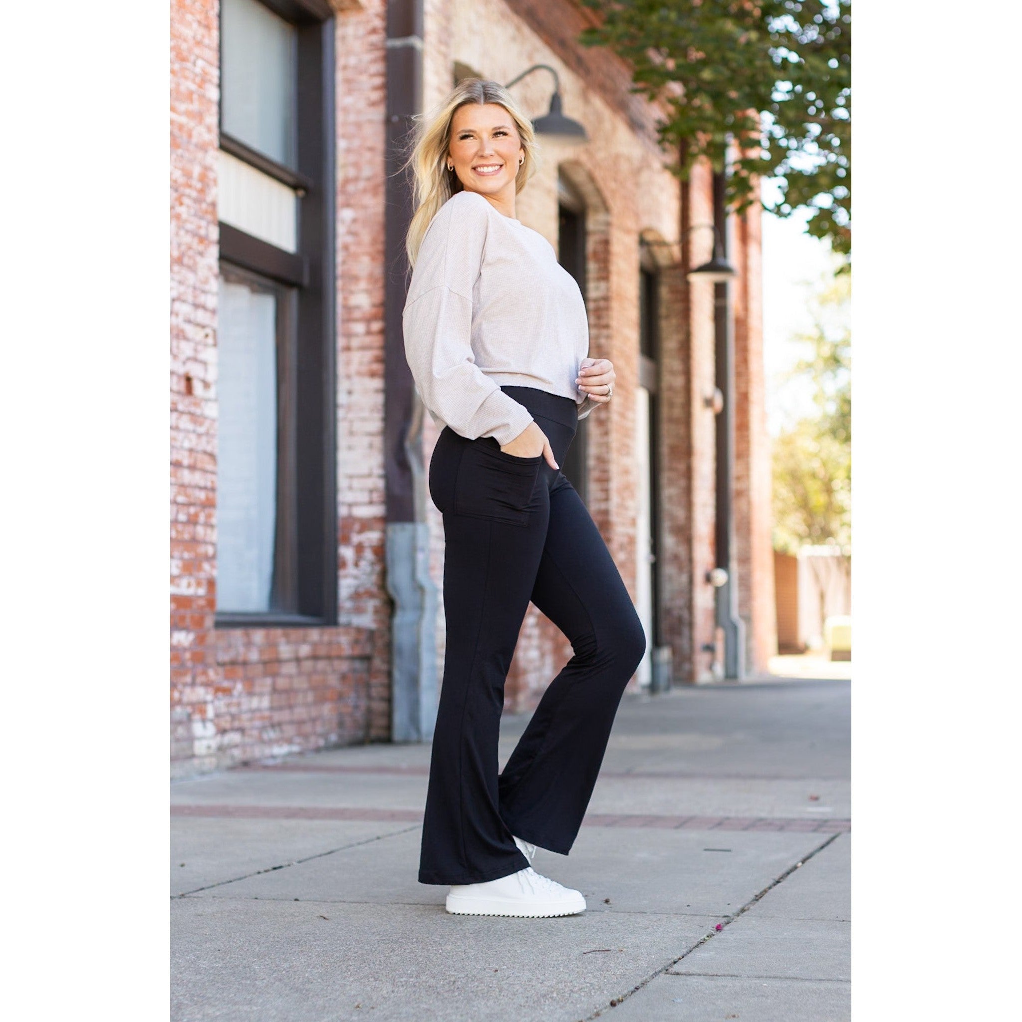 The Vanessa 27 - Black Bootcut Leggings