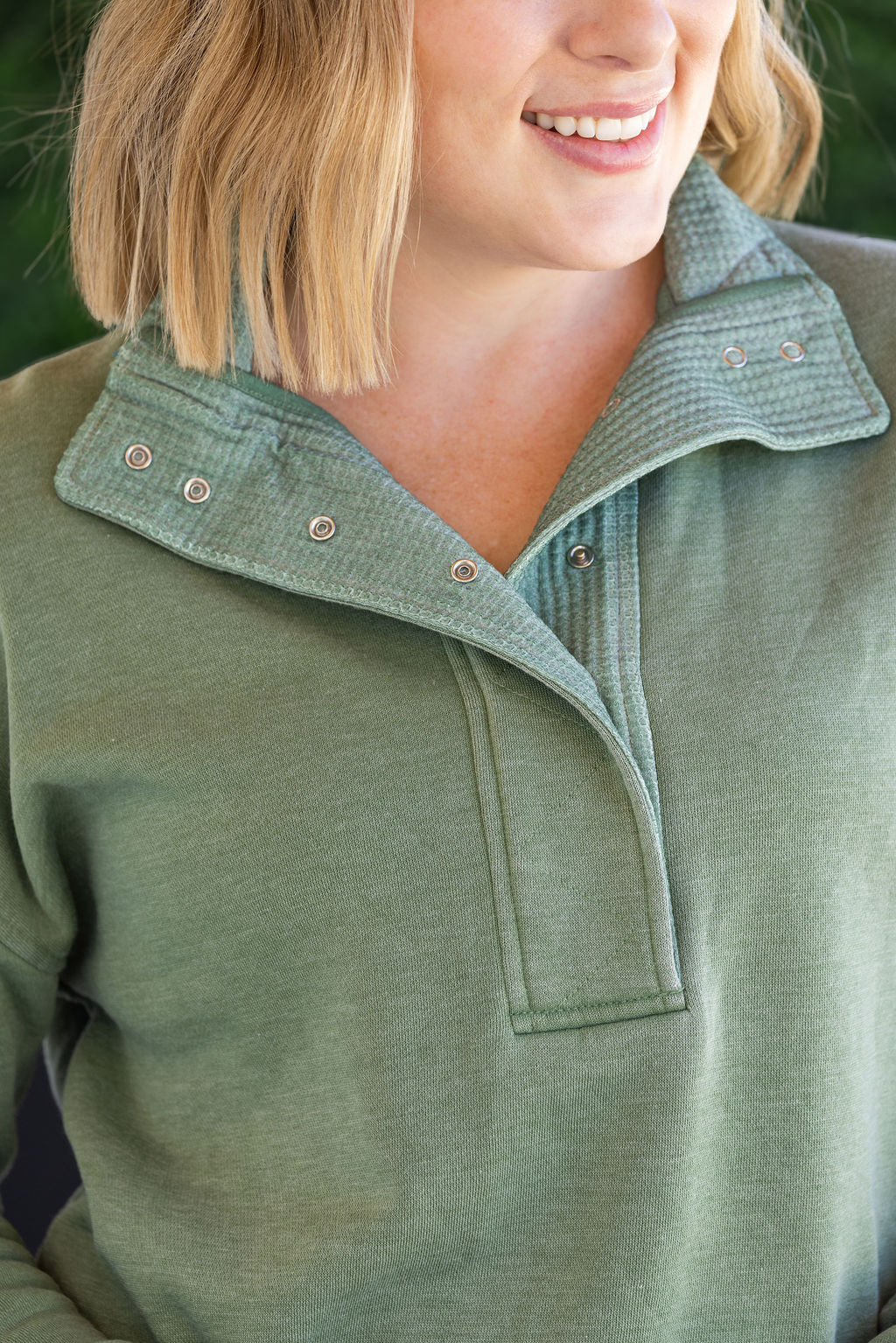 IN STOCK Jesse Vintage Wash Snap Pullover - Olive