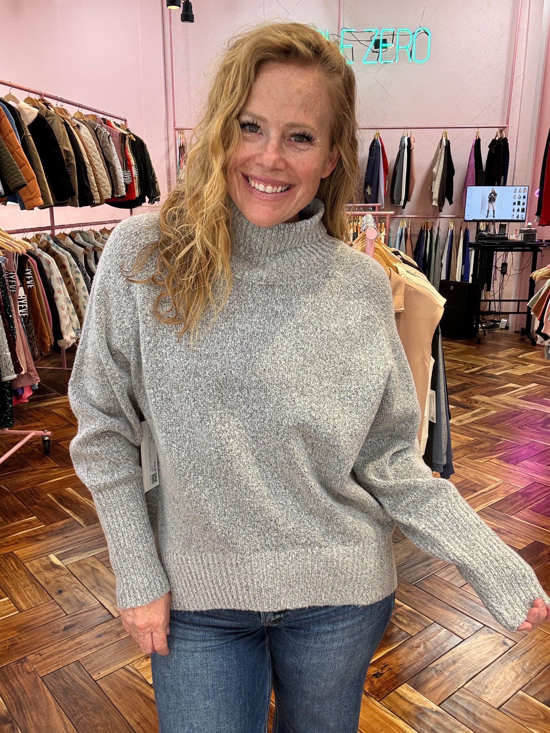 Mock neck Sweater by HyFve