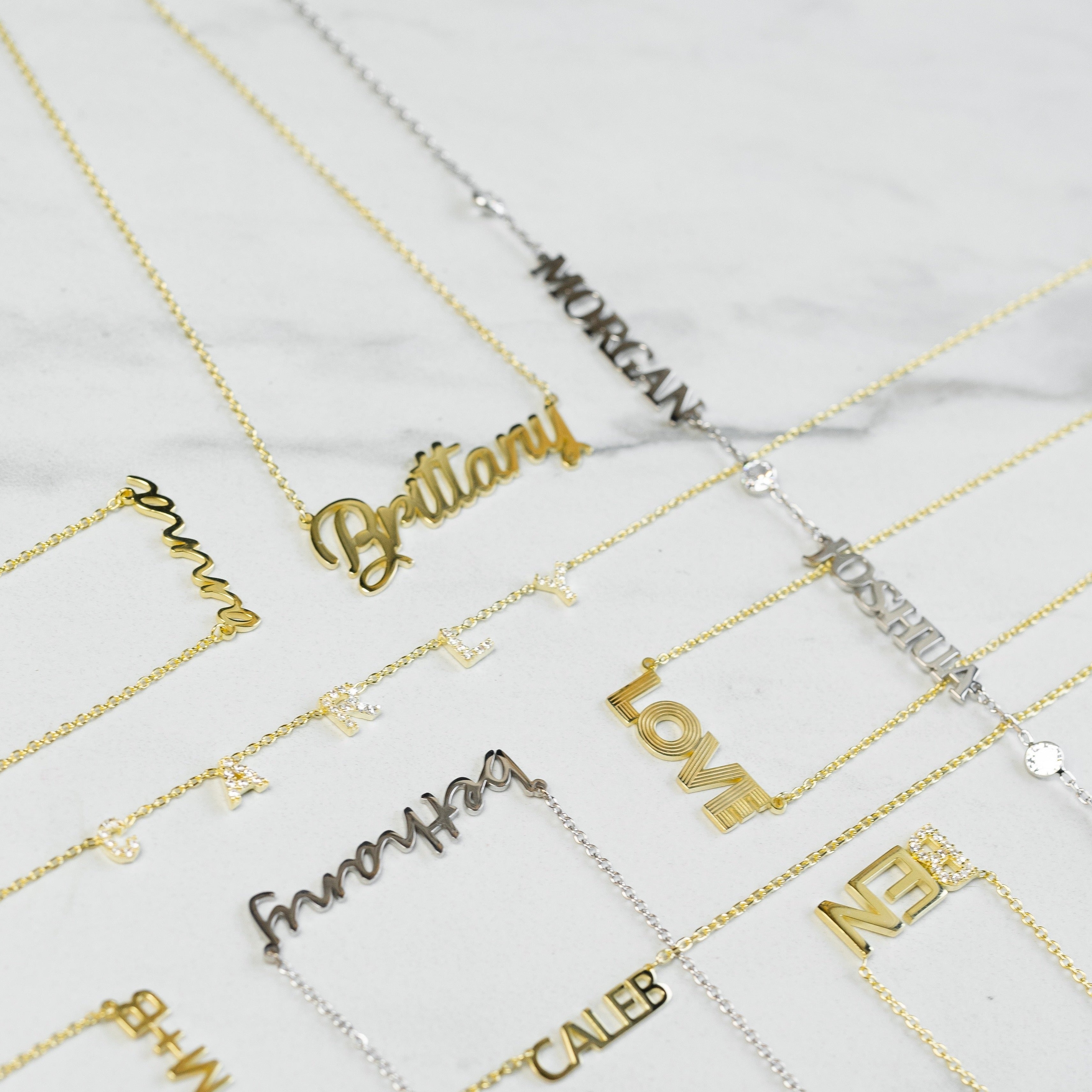 Custom Cursive Nameplate Necklace - Wholesale JEWELRY The Sis Kiss