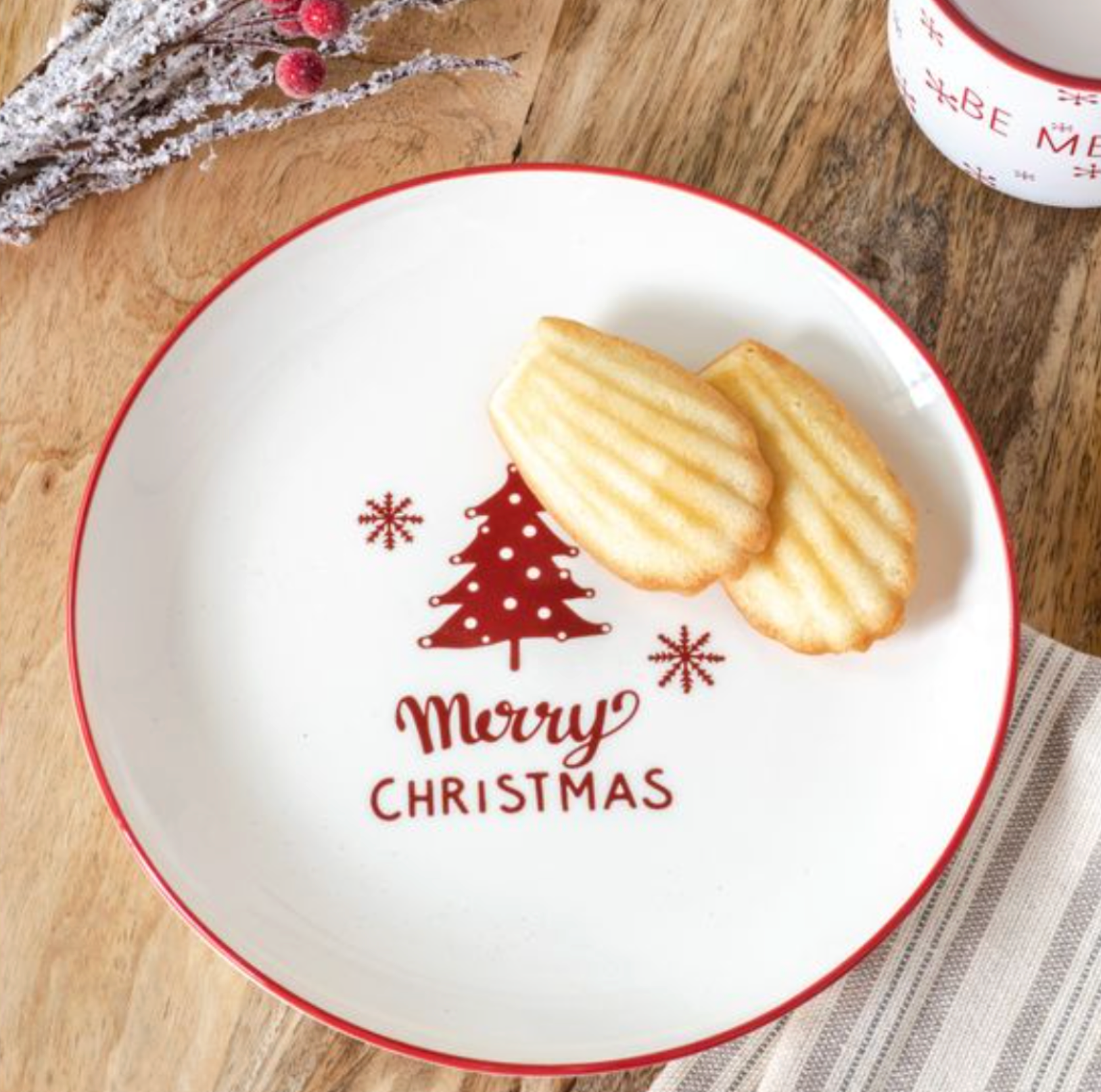DOORBUSTER: Red & White Merry Christmas Plate