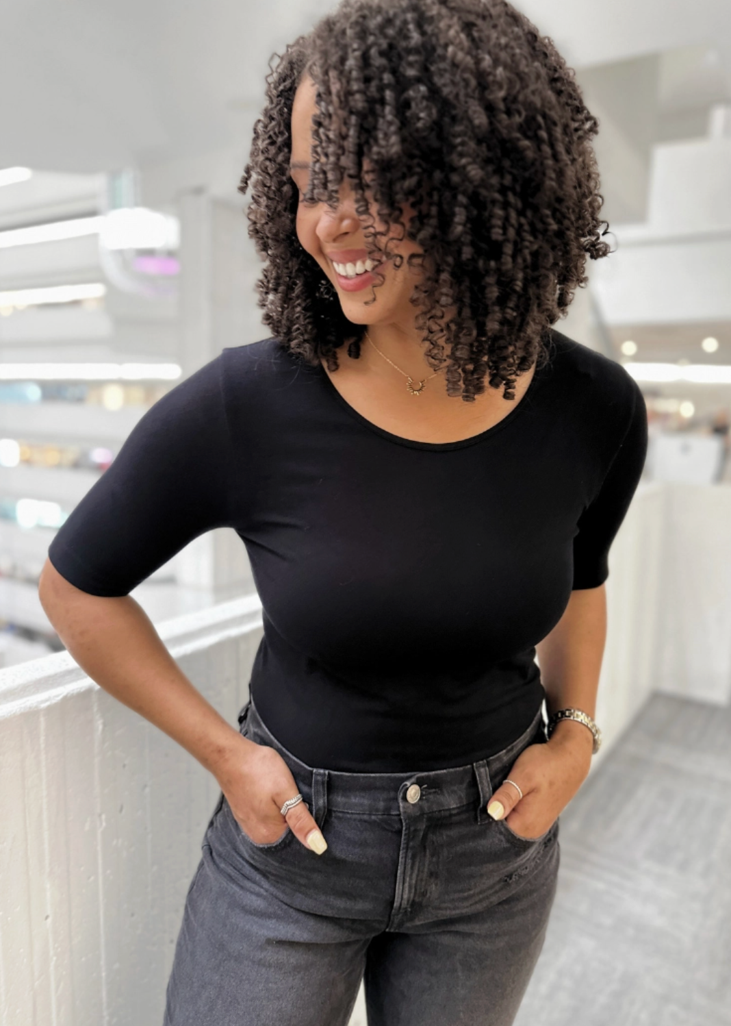 Elbow Sleeve Top by Elietian