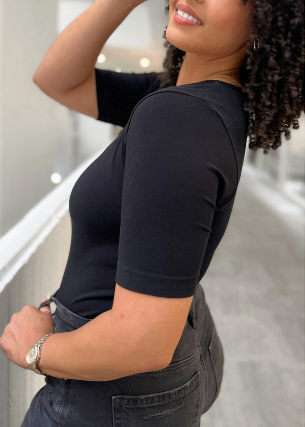 Elbow Sleeve Top by Elietian