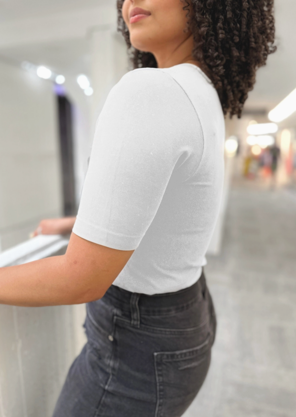 Elbow Sleeve Top by Elietian