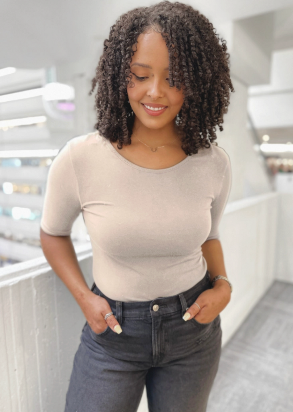 Elbow Sleeve Top by Elietian