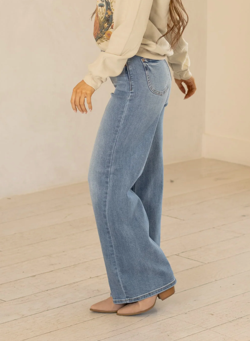 Hip With It Judy Blue Full Size Wide Leg Jeans with Pockets