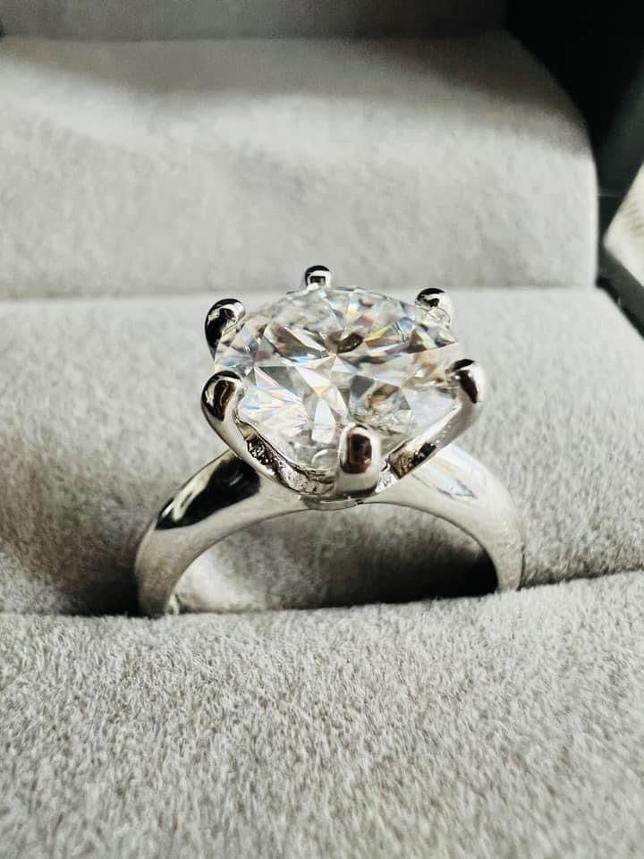 Brilliant Star 925 Sterling Silver Moissanite 6-Prong Ring